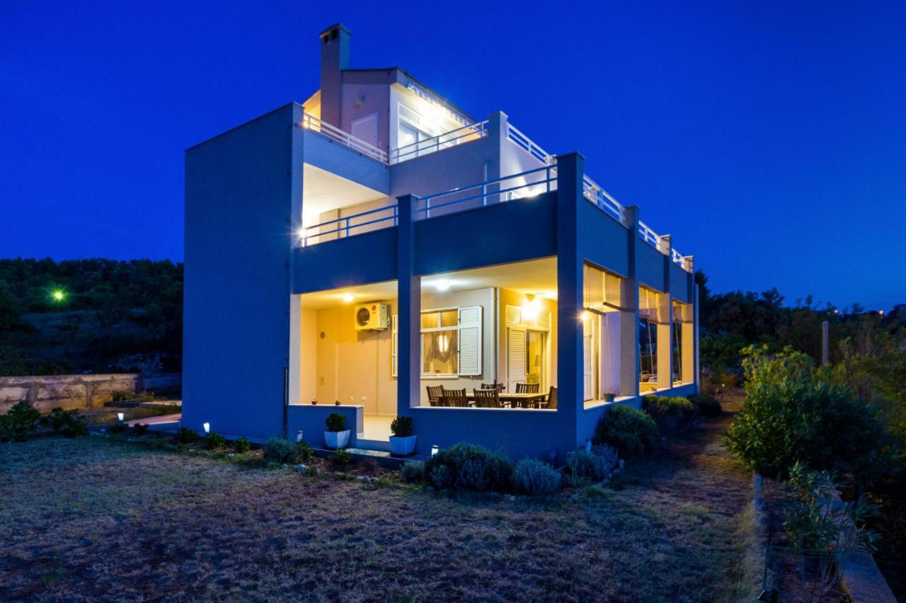 Apartments Villa Marija ノビグラード・ダルメーシャ エクステリア 写真